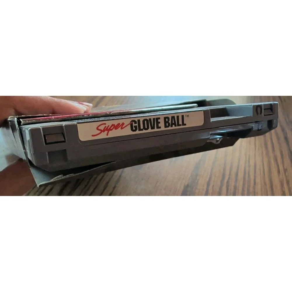 Super Glove Ball for the briginal NES (CIB) with all pictured inserts and manual
